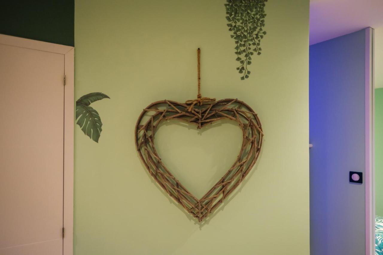 Delit D'Amour Avroult Exteriör bild